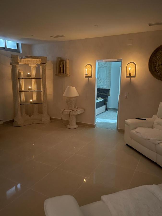 Luxury 4 Bed Private Villa With Option Of Heated Pool In Villamartin Alicante Extérieur photo